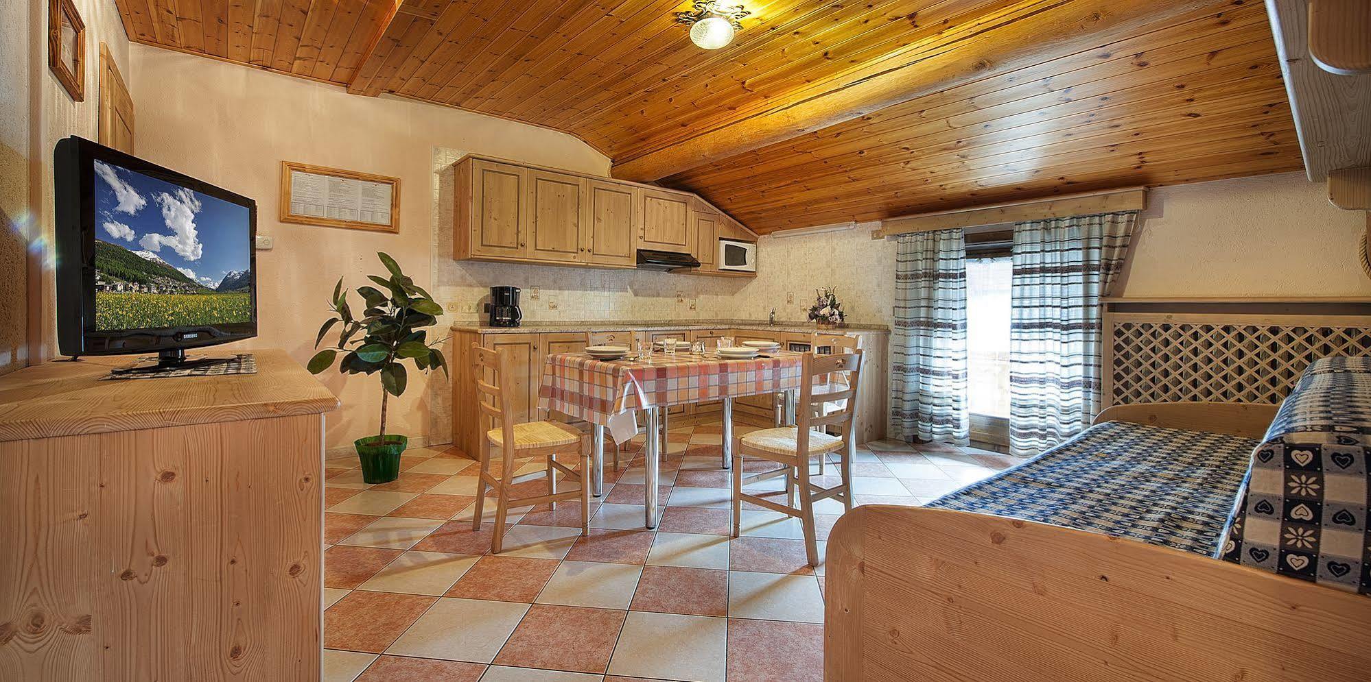 Baita Carosello Apt 4 By Livigno Accomodation ภายนอก รูปภาพ