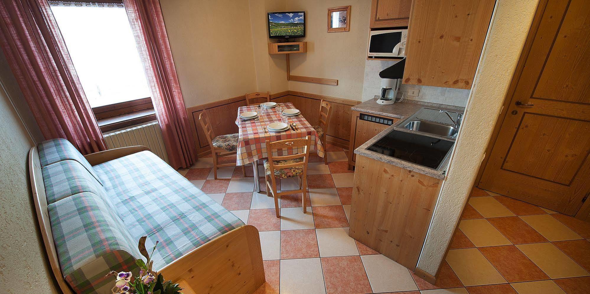Baita Carosello Apt 4 By Livigno Accomodation ภายนอก รูปภาพ
